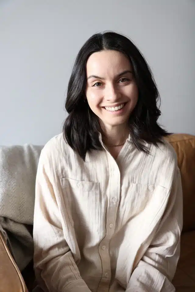 Headshot of Rachelle Hart